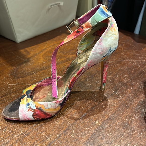 Pink/flower pattern Ted Baker open toe heels. - Picture 2 of 3